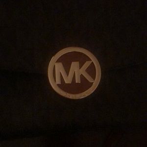 Meet your Posher, Mercedes